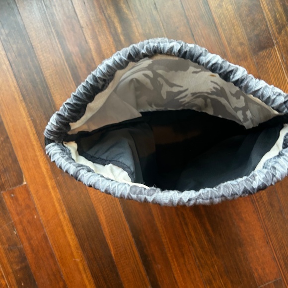 Nike - Picture 3 of 3